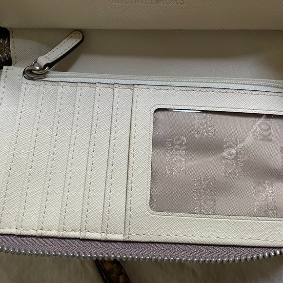 Michael Kors - Picture 5 of 6